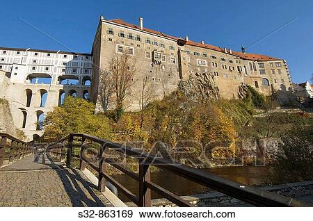 Castillo de Cesky Krumlov; Bohemia del Sur; Republica Checa View Large Photo Image Stock Photo - Castillo de Cesky Krumlov; Bohemia del Sur; Republica Checa. Fotosearch