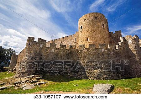 Castillo de La Adrada? vila Castilla Le? n Espaa View Large Photo Image Stock Photo - Castillo de La Adrada? vila Castilla Le? n Espaa. Fotosearch