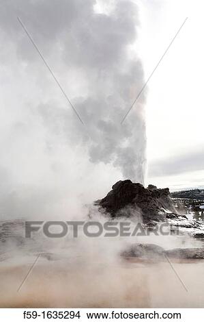 Castle Geyser, Erupting, Yellowstone NP, WY View Large Photo Image Picture - Castle Geyser, Erupting, Yellowstone NP, WY. Fotosearch