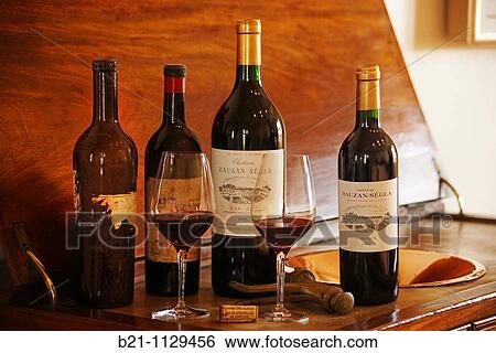 Stock Photograph - Ch? teau Rauzan-S? gla wines, 2nd Grand Cru Class? in 1855, in the Margaux appellation of the Bordeaux region, Gironde, Aquitaine, France. Fotosearch