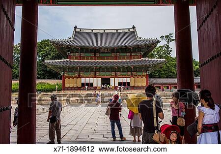 Changgyeonggung Palace, Jongno-gu, Seoul, South Korea View Large Photo Image Stock Image - Changgyeonggung Palace, Jongno-gu, Seoul, South Korea. Fotosearch