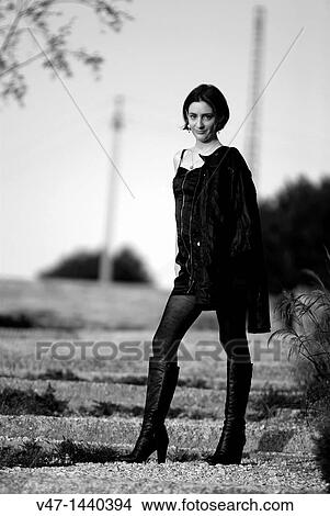 chica al atardecer View Large Photo Image Picture - chica al atardecer. Fotosearch