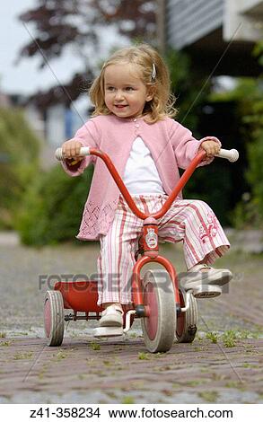 Picture - Children. Fotosearch