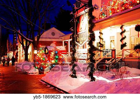 Stock Image - Christmas, Red Lion Inn, Stockbridge. Fotosearch