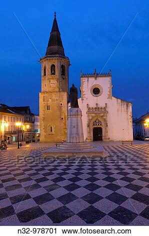 Stock Image - Church of S? o Jo? o Baptista in Pra? a da Republica at dusk, Tomar, Santarem District, Ribatejo, Portugal. Fotosearch