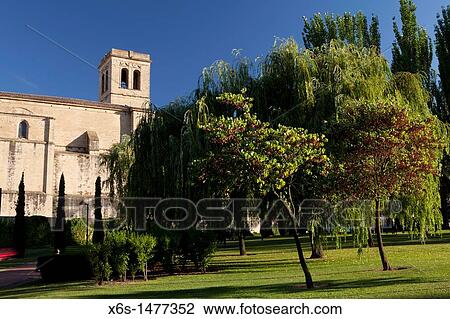 Stock Image - Church of St James or Santiago, Logroo, La Rioja, Spain. Fotosearch