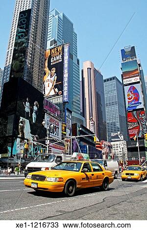 Stock Image - circulation, Broadway, New York, USA. Fotosearch