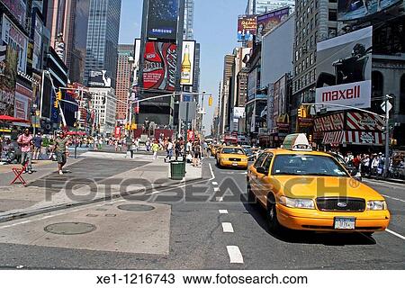 Stock Image - circulation, Broadway, New York, USA. Fotosearch