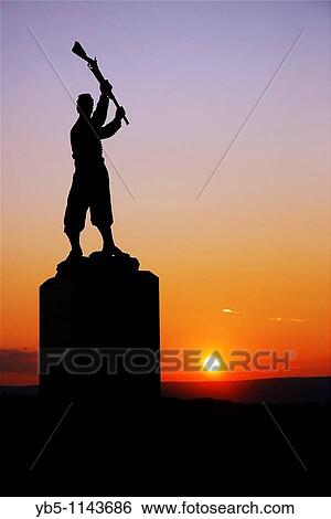 Stock Photograph - Civil War Memorial, Pennsylvania 72nd, Gettysburg. Fotosearch