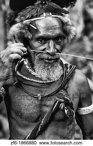 Colorful Huli Wigmen of Papua New Guinea with Cell Phone View Large Photo Image Stock Image - Colorful Huli Wigmen of Papua New Guinea with Cell Phone. Fotosearch