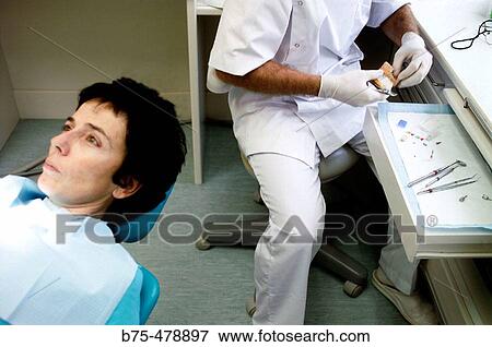 Consulta de Dentista View Large Photo Image Stock Photo - Consulta de Dentista. Fotosearch