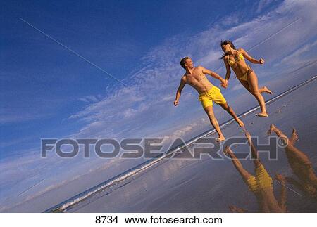 Picture - Couple. Fotosearch