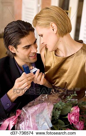 Picture - Couple. Fotosearch