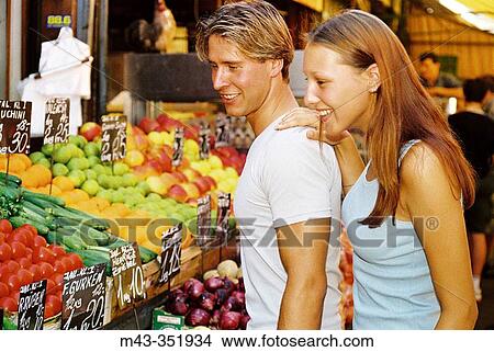 Picture - Couple. Fotosearch
