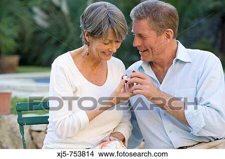 Picture - Couple. Fotosearch