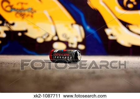 detalle de un pote de spray para grafitis View Large Photo Image Stock Image - detalle de un pote de spray para grafitis. Fotosearch