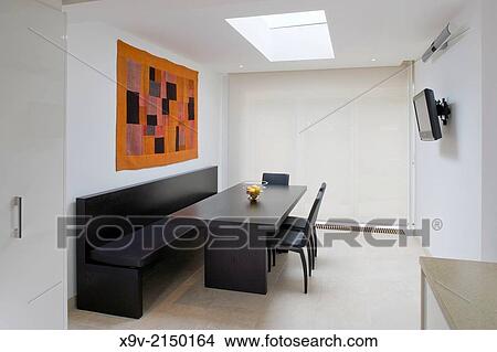 Picture - Dining room in a rear extension to a London home.. Fotosearch