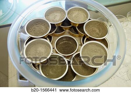 Stock Image - Disaggregation and sample preparation arid steel, for further analysis determination of oxides, Laboratory, Research on building materials, Tecnalia Research & Innovation, Zamudio, Bizkaia, Basque Country, Spain. Fotosearch