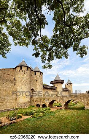 Entry to the castle in La Cit? de Carcassonne, Aude department, Languedoc-Roussillon, France, Europe. View Large Photo Image Stock Image - Entry to the castle in La Cit? de Carcassonne, Aude department, Languedoc-Roussillon, France, Europe.. Fotosearch