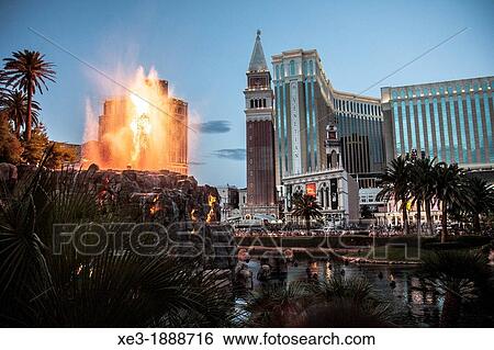 Erupci? n en El Mirage, Las Vegas View Large Photo Image Stock Photograph - Erupci? n en El Mirage, Las Vegas. Fotosearch