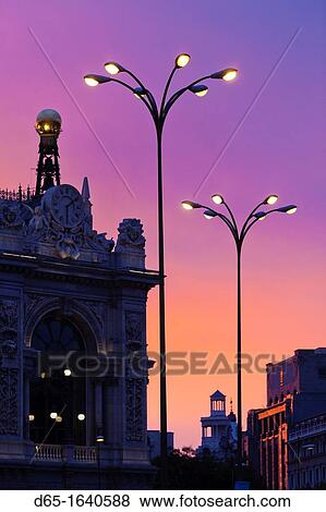 Espagne Madrid Plaza Cibeles Vue Long Calle De Alcala Coucher Soleil Banque De Photo