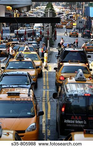 Evening rush hour traffic on Park Avenue, New York City. USA View Large Photo Image Stock Photo - Evening rush hour traffic on Park Avenue, New York City. USA. Fotosearch