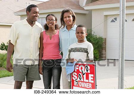 Picture - Family. Fotosearch