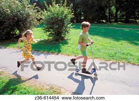 Picture - Family. Fotosearch