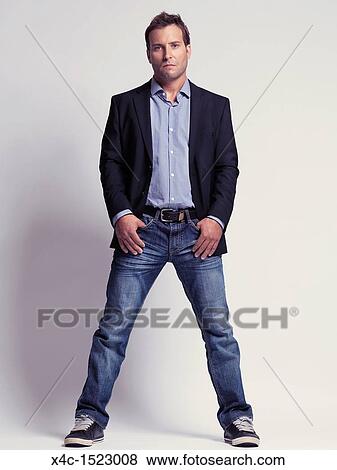 giacca elegante sui jeans giacca elegante sui jeans