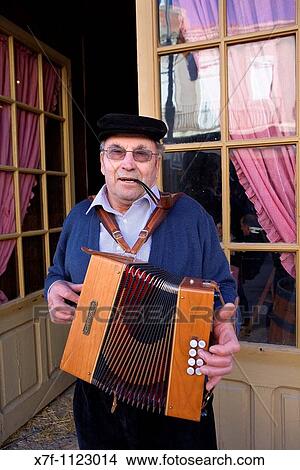 `Festa dels Traginers?, Feast of the muleteer in Balsareny Accordionist Balsareny Comarca del Bages Eix del Llobregat, Catalonia, Spain View Large Photo Image Picture - `Festa dels Traginers?, Feast of the muleteer in Balsareny Accordionist Balsareny Comarca del Bages Eix del Llobregat, Catalonia, Spain. Fotosearch