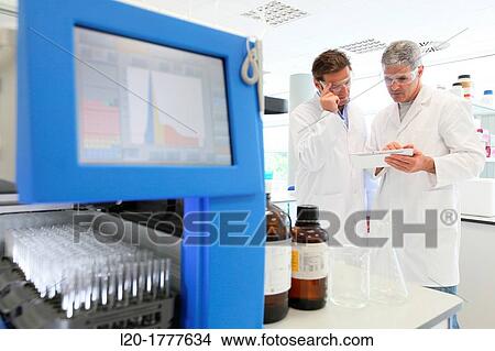 Picture - Flash chromatography, method used to purify individual chemical compounds from mixtures of compounds which differ in polarity, Shynthesis Lab, Research Laboratory, R&D+i, Ikerchem, Donostia, San Sebastian, Gipuzkoa, Basque Country, Spain. Fotosearch