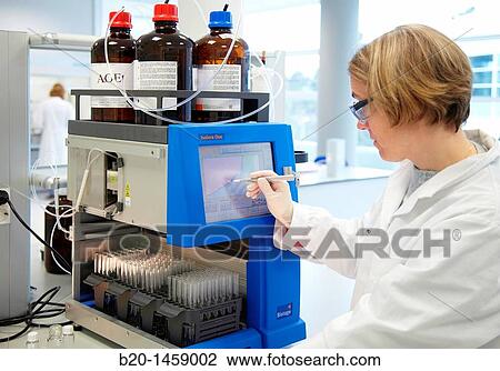Flash chromatography, method used to purify individual chemical compounds from mixtures of compounds which differ in polarity, synthesis lab, IkerChem research lab, design and synthesis of new chemical entities with therapeutic applications in oncology View Large Photo Image Stock Image - Flash chromatography, method used to purify individual chemical compounds from mixtures of compounds which differ in polarity, synthesis lab, IkerChem research lab, design and synthesis of new chemical entities with therapeutic applications in oncology. Fotosearch