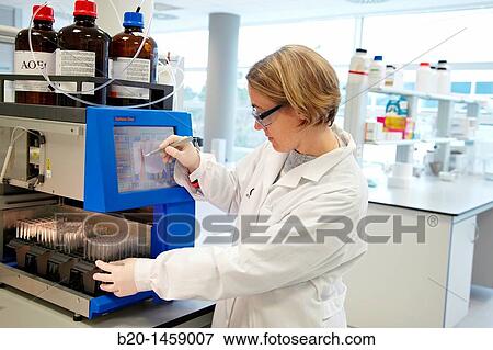 Flash chromatography, method used to purify individual chemical compounds from mixtures of compounds which differ in polarity, synthesis lab, IkerChem research lab, design and synthesis of new chemical entities with therapeutic applications in oncology View Large Photo Image Stock Photo - Flash chromatography, method used to purify individual chemical compounds from mixtures of compounds which differ in polarity, synthesis lab, IkerChem research lab, design and synthesis of new chemical entities with therapeutic applications in oncology. Fotosearch