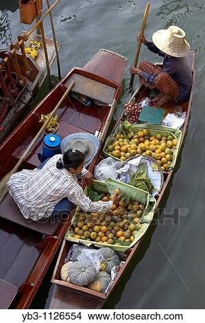 Picture - Floating Market, Damnoen Saduak, Near Bangkok, Thailand. Fotosearch
