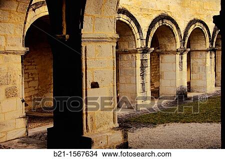Picture - France, Aquitaine, Dordogne, closter of the Saint Front cathedrale of Perigueux Pilgrimage way to Santiago de Compostela.. Fotosearch