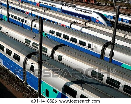France, Ile-de-France, Paris, TGV railway trains in Gare de Lyon station View Large Photo Image Stock Photography - France, Ile-de-France, Paris, TGV railway trains in Gare de Lyon station. Fotosearch