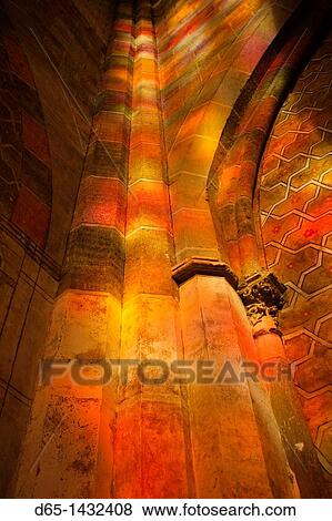 France, Midi-Pyrenees Region, Haute-Garonne Department, Toulouse, Eglise des Jacobins, Mother Church of the Dominican Order, resting place of Saint Thomas Aquinas, 1225-1274, founder of the order, interior View Large Photo Image Stock Photo - France, Midi-Pyrenees Region, Haute-Garonne Department, Toulouse, Eglise des Jacobins, Mother Church of the Dominican Order, resting place of Saint Thomas Aquinas, 1225-1274, founder of the order, interior. Fotosearch