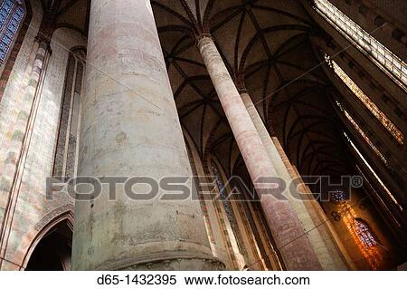 Stock Photography - France, Midi-Pyrenees Region, Haute-Garonne Department, Toulouse, Eglise des Jacobins, Mother Church of the Dominican Order, resting place of Saint Thomas Aquinas, 1225-1274, founder of the order, interior. Fotosearch