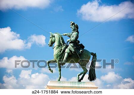 Picture - France, Versailles City, Versailles Castle, W H, Louis XIV Statue. Fotosearch