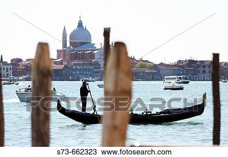 G? ndola, Venecia, Italia View Large Photo Image Stock Image - G? ndola, Venecia, Italia. Fotosearch