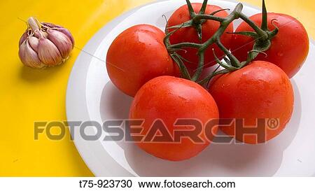 Stock Image - Garlic and Tomatoes. Fotosearch