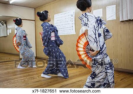 Geishas and? maikos? geisha apprentice in dance class Geisha schoolKaburenjo of Miyagawacho Kyoto Kansai, Japan View Large Photo Image Stock Image - Geishas and? maikos? geisha apprentice in dance class Geisha schoolKaburenjo of Miyagawacho Kyoto Kansai, Japan. Fotosearch