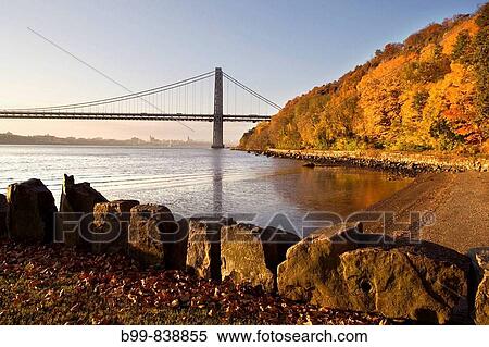 Stock Photography - GEORGE WASHINGTON BRIDGE PALISADES HUDSON RIVER NEW JERSEY USA. Fotosearch