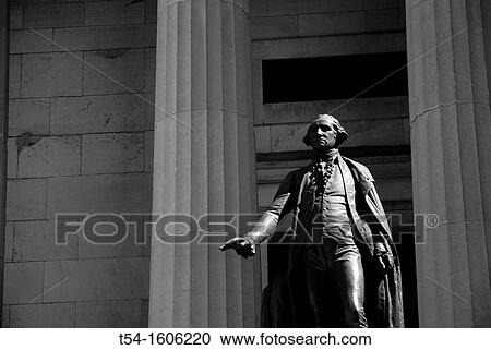 George Washington Statue on the Wallstreet in the Morninglight View Large Photo Image Stock Image - George Washington Statue on the Wallstreet in the Morninglight. Fotosearch