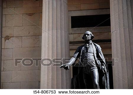 Stock Image - George Washington Statue on the Wallstreet in the Morninglight. Fotosearch