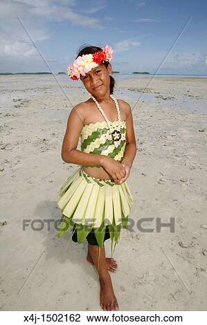 Girl on Tuvalu, island in the pacific Stock Image | x4j-1502162