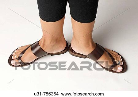 flip flops for large feet