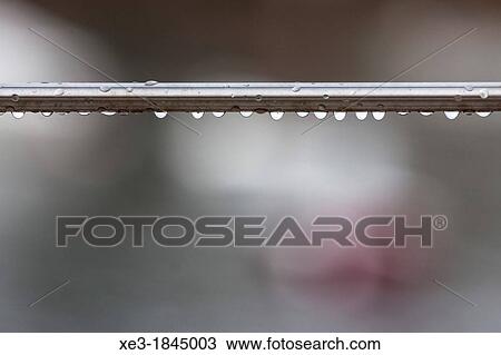 Stock Image - Gotas de lluvia. Fotosearch