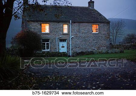 Picture - Granja al amanecer in the Yorkshire Dales Village of Buckden, England, UK, Dawn Farm in the Yorkshire Dales Village of Buckden, England, UK. Fotosearch