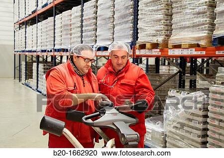 Stock Image - Grocers, Pallet warehouse, Packaging canned vegetables, Canning Industry, Agri-food, Logistics Center, Grupo Riberebro, Alfaro, La Rioja, Spain. Fotosearch